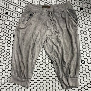 Red snap clothing company Men's Gray Casual shorts with flaw size large